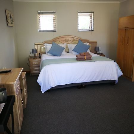 The Village Lodge Stormsrivier Bagian luar foto