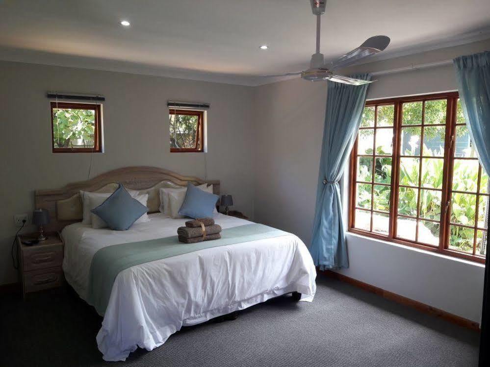 The Village Lodge Stormsrivier Bagian luar foto