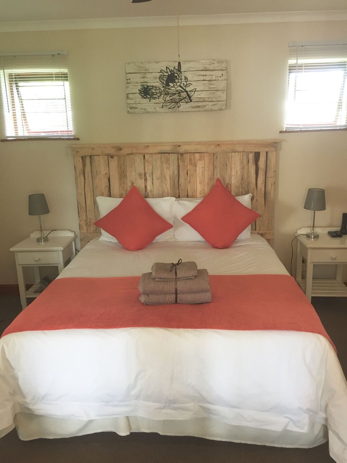 The Village Lodge Stormsrivier Bagian luar foto