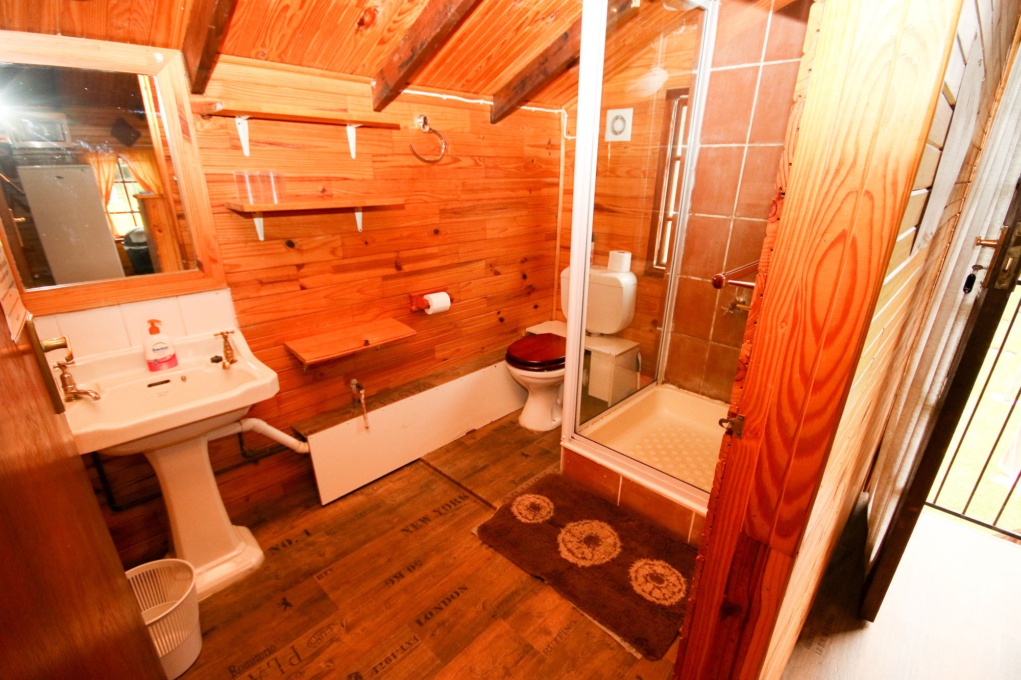 The Village Lodge Stormsrivier Bagian luar foto