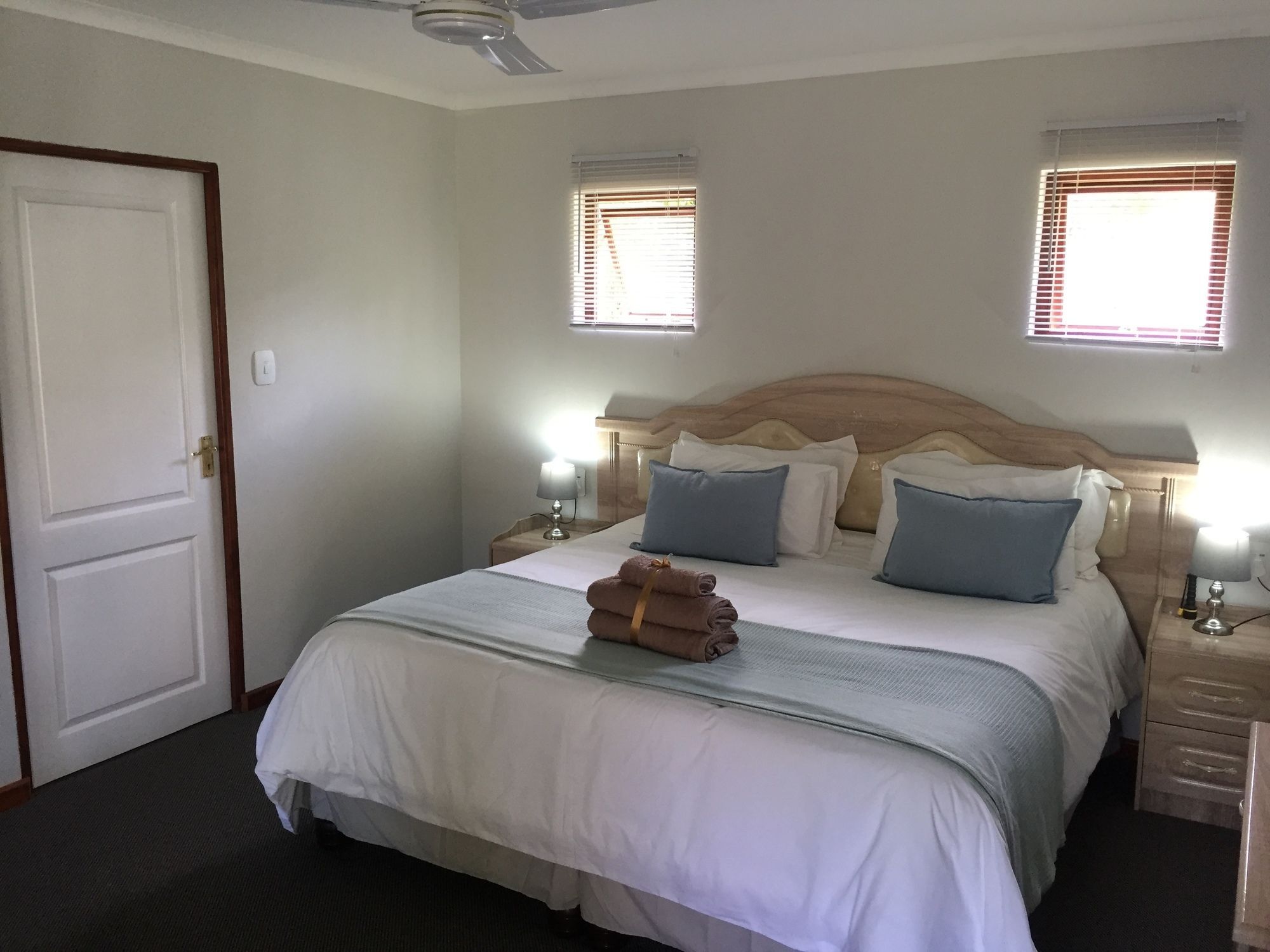 The Village Lodge Stormsrivier Bagian luar foto
