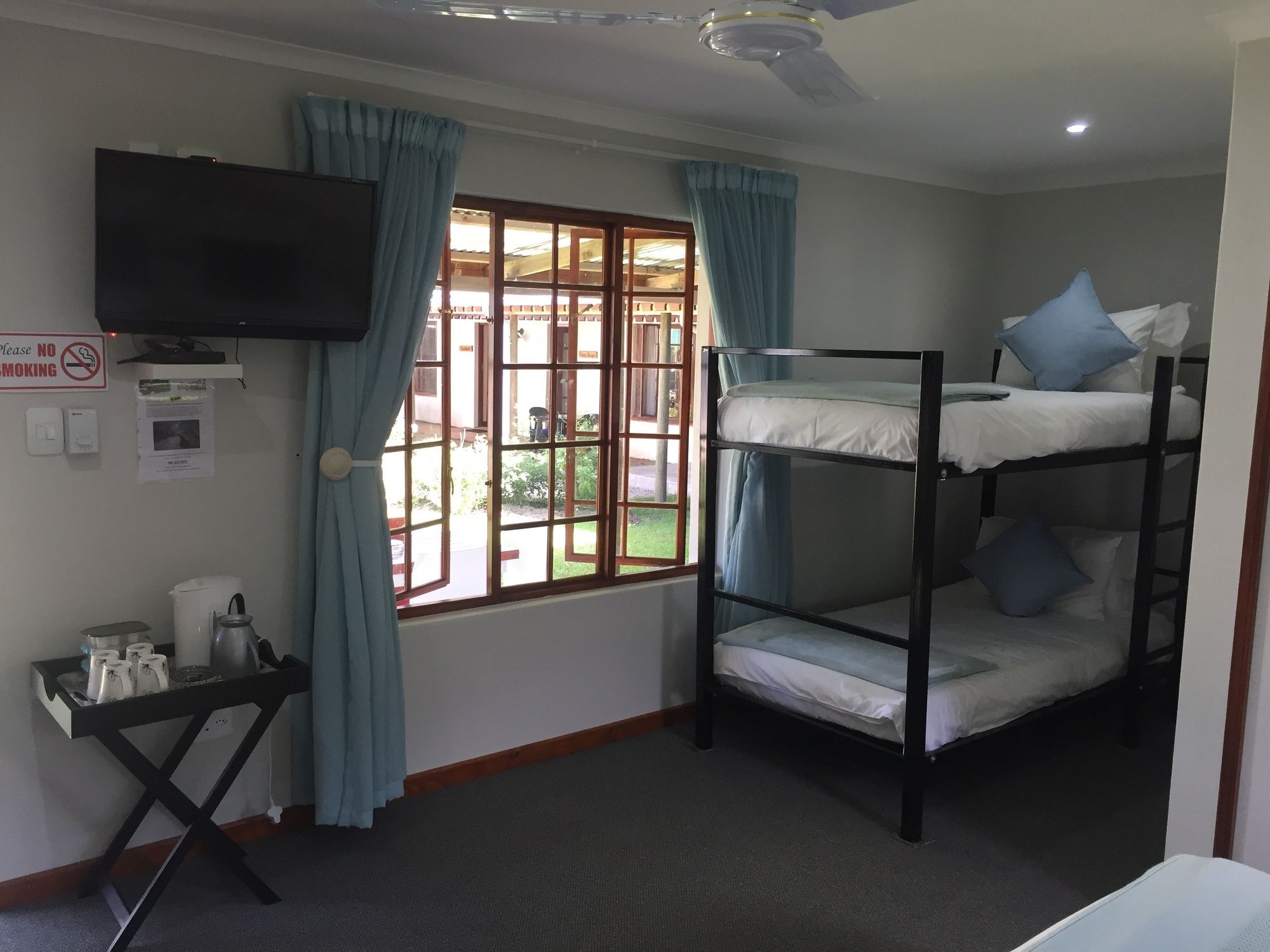 The Village Lodge Stormsrivier Bagian luar foto